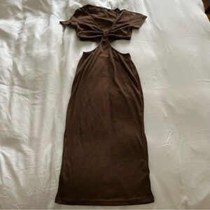 Ribbed chocolate brown short sleeve cut out midi dress with v neck
